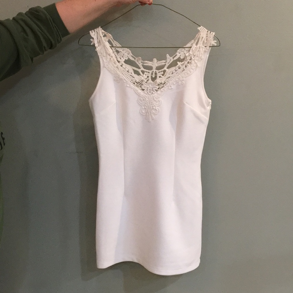 Lace bodycon dress
